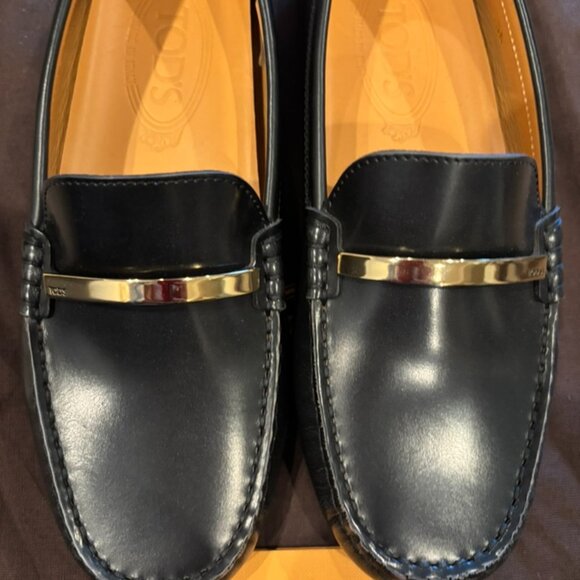 Tod\'s Gommino Driving Shoes Leather: Brand NEW size 36